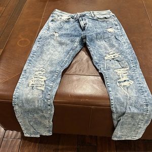 Men’s Aeropostale Athletic Skinny Jeans.